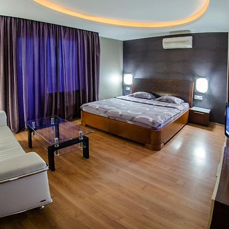 Hotrent Pechersk Lesy 20/22 เคียฟ ภายนอก รูปภาพ