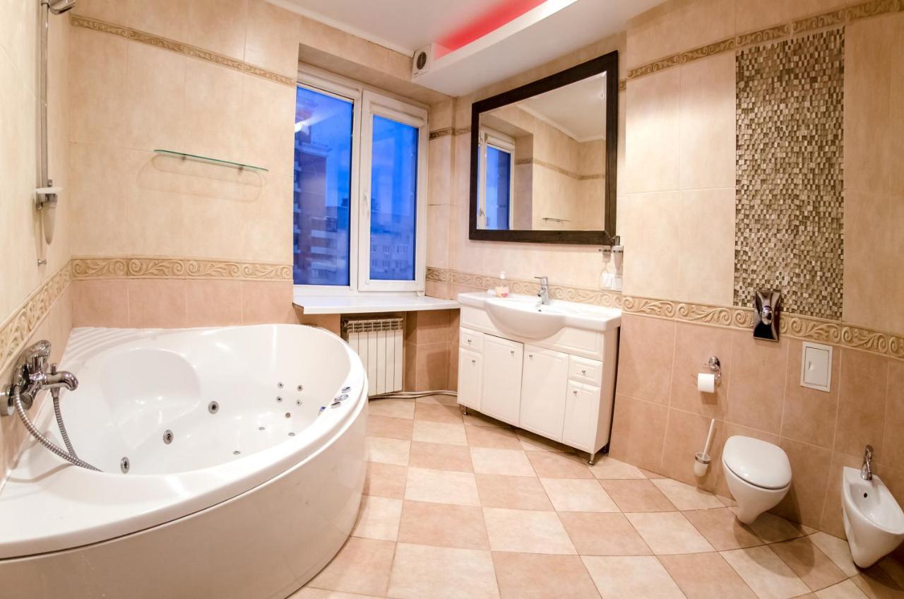 Hotrent Pechersk Lesy 20/22 เคียฟ ภายนอก รูปภาพ